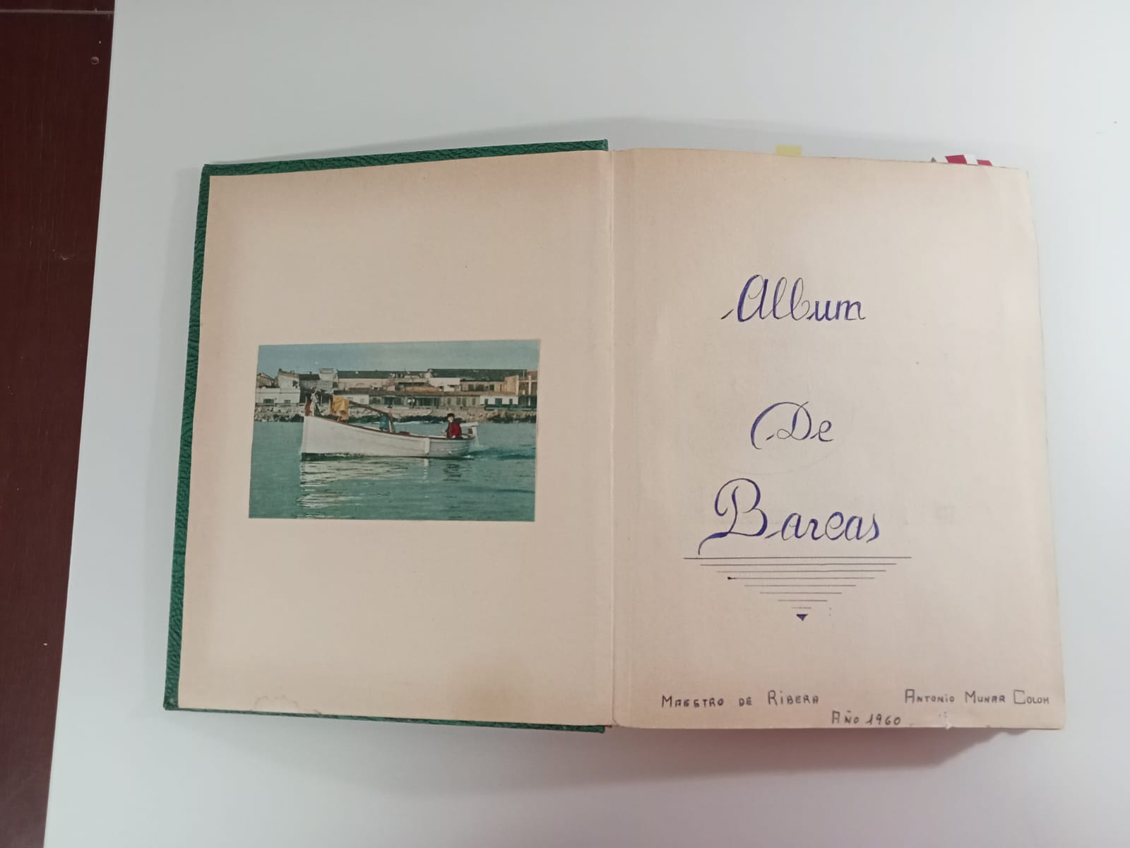 Un àlbum de les barques de la família d'Antonio Munar. | Catalina Jaume (MMM)